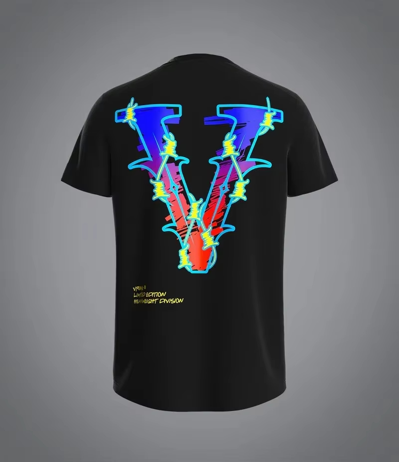 تي شيرت بتصميم ملصقات وطباعة ج - مراجعة Streetwear Brand Graphic Designer وسعره