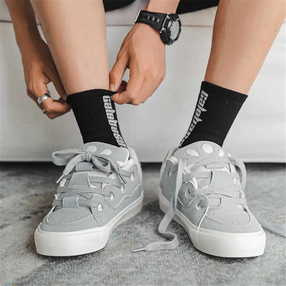 مع جلد الهيب هوب أحذية المدرسة - مراجعة Streetwear Brand In Uk وسعره